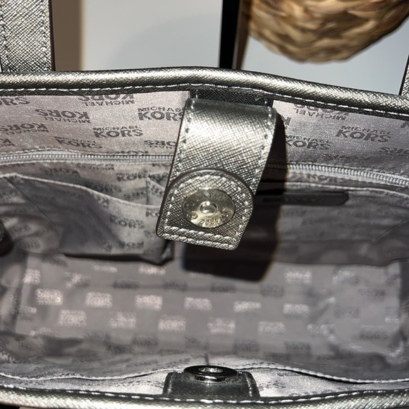 Michael Michael Kors Microstud Center Striped Gray Leather Tote. - Picture 12 of 12